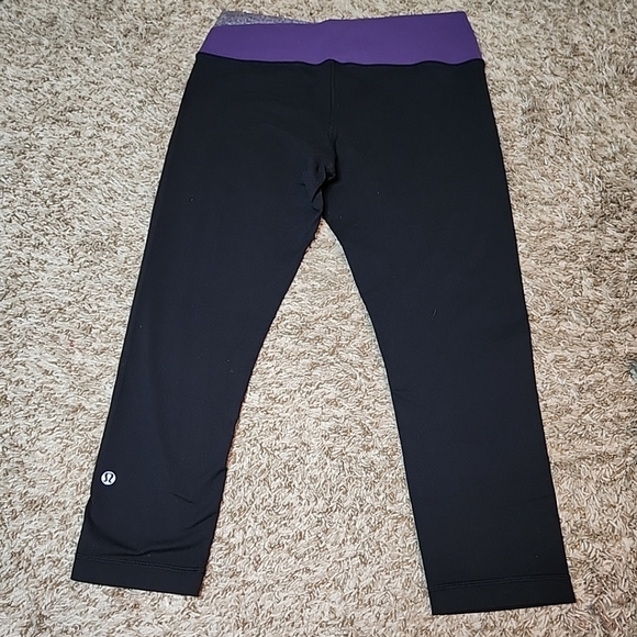 Lululemon black Capri Leggings Purple Crossover Waistband Women’s size 6 - Picture 4 of 9